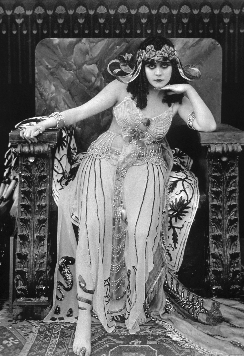 To Be Arab, in the pic American actress Theda Bara