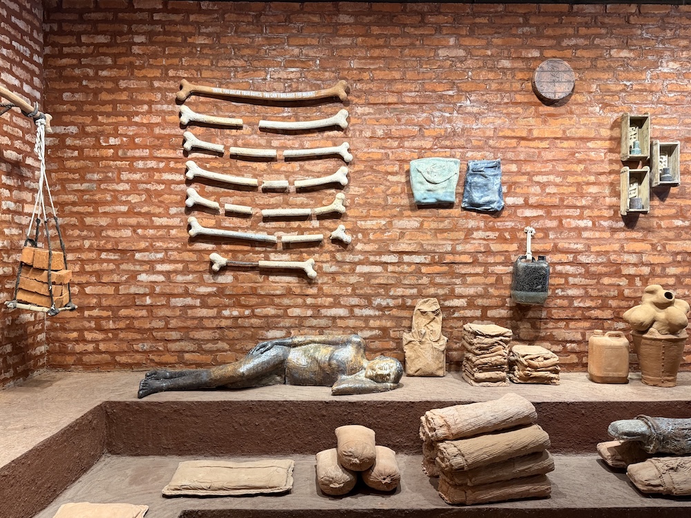 Obra de Otobong Nkanga, Soft Offerings to Silenced Voices and to All Who Have Turned to Dust, Giardini, Venice Biennial, 2026,